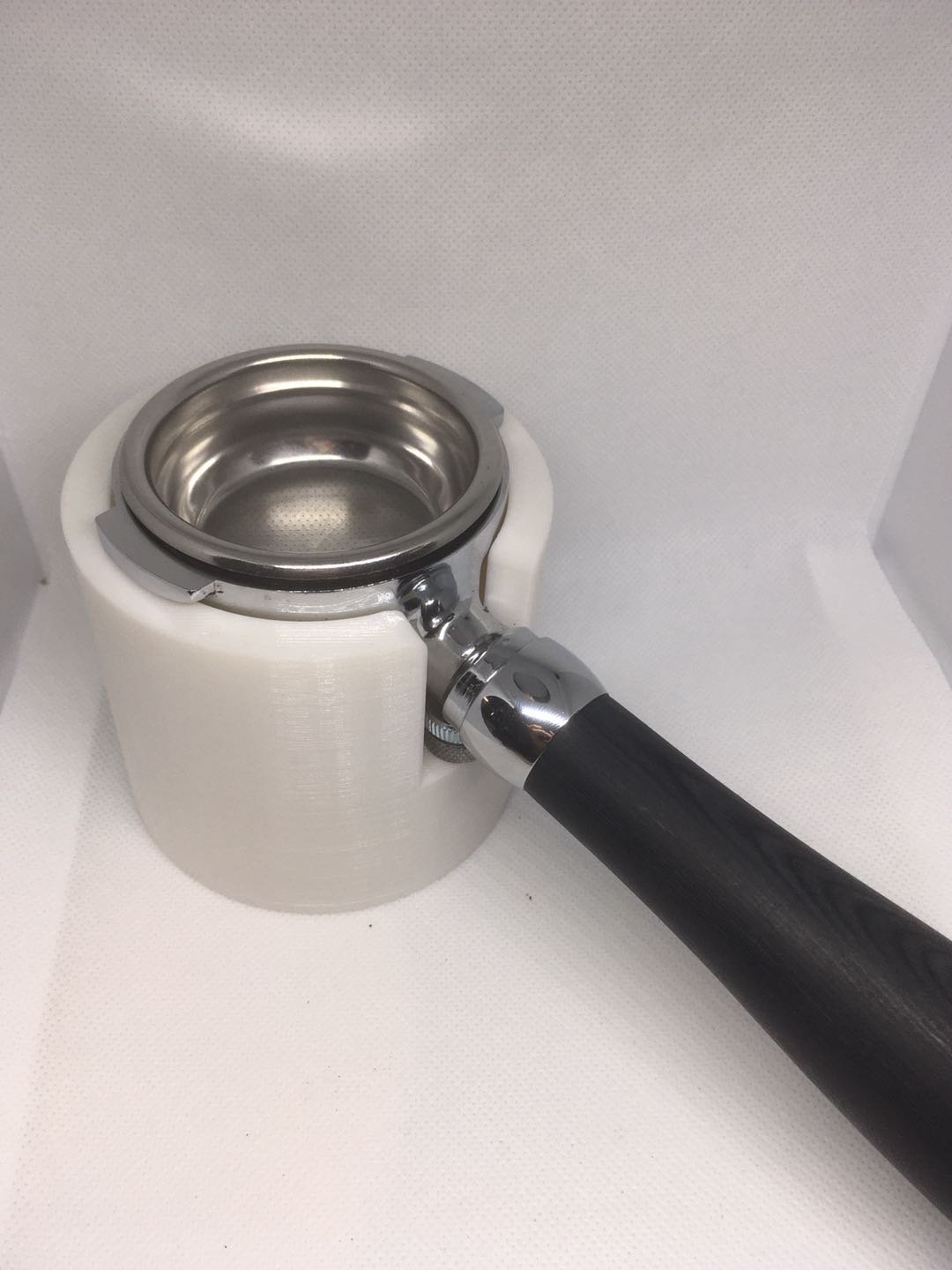 壓粉器 佈粉器 咖啡填壓座 咖啡手柄底座支撐座 3D打印 壓粉架 免手持咖啡機58mm手柄壓粉座『ZW5537』