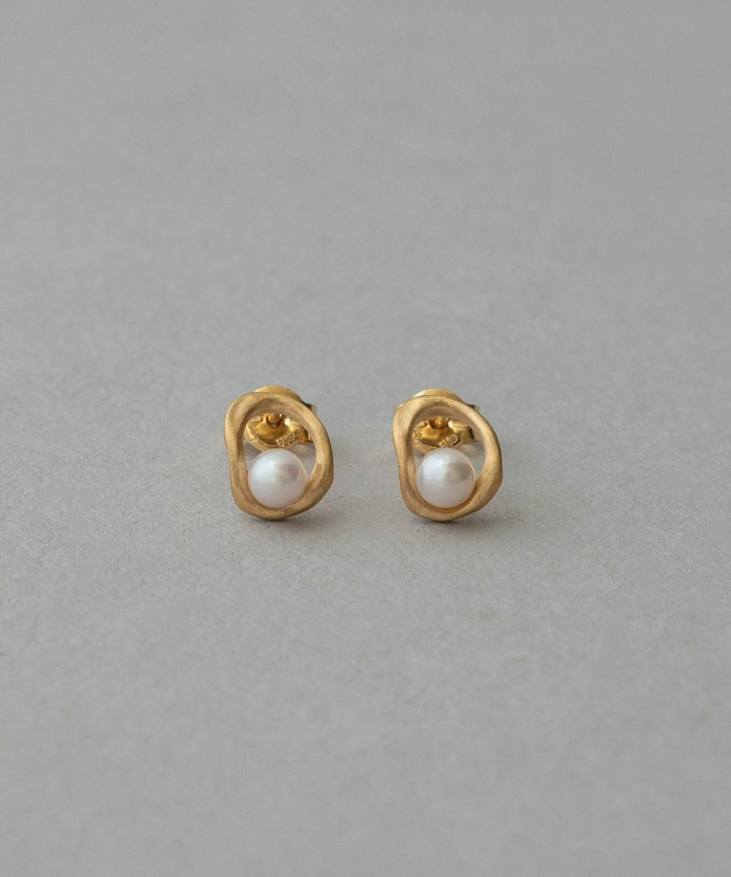 [bijoux] ete  K18YG 珍珠圈形耳環 | 耳環 送禮 情人節 [Rakuten Fashion]