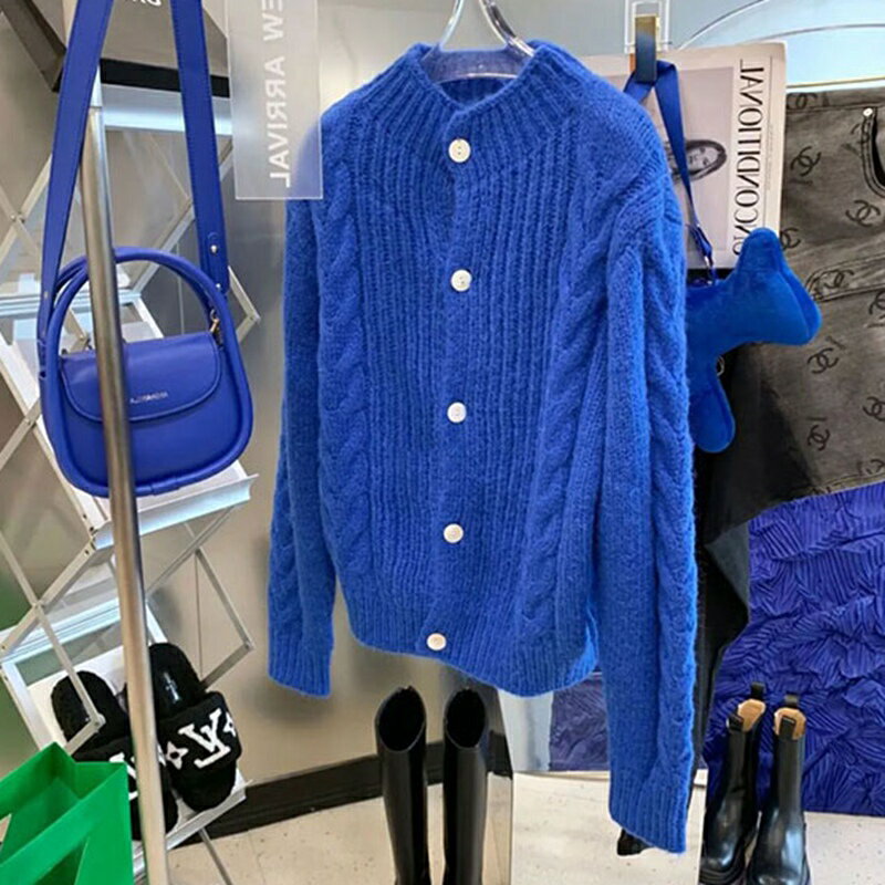 撤柜女裝剪標品牌折扣韓風設計克萊因藍針織衫秋冬單排扣百搭毛衣
