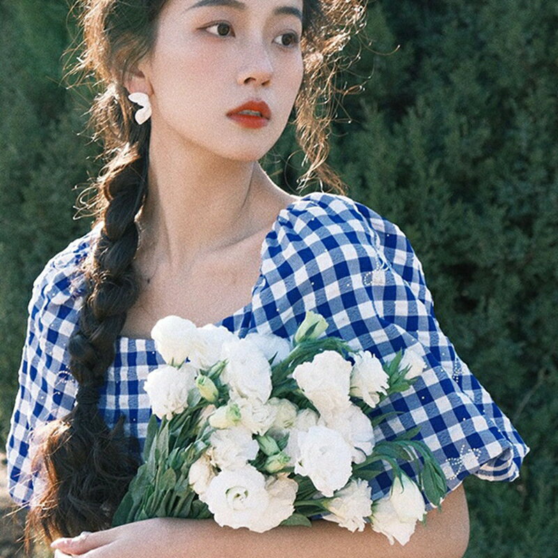 格子連衣裙女2022新款燈籠袖設計感法式別致初戀系小眾收腰顯瘦夏