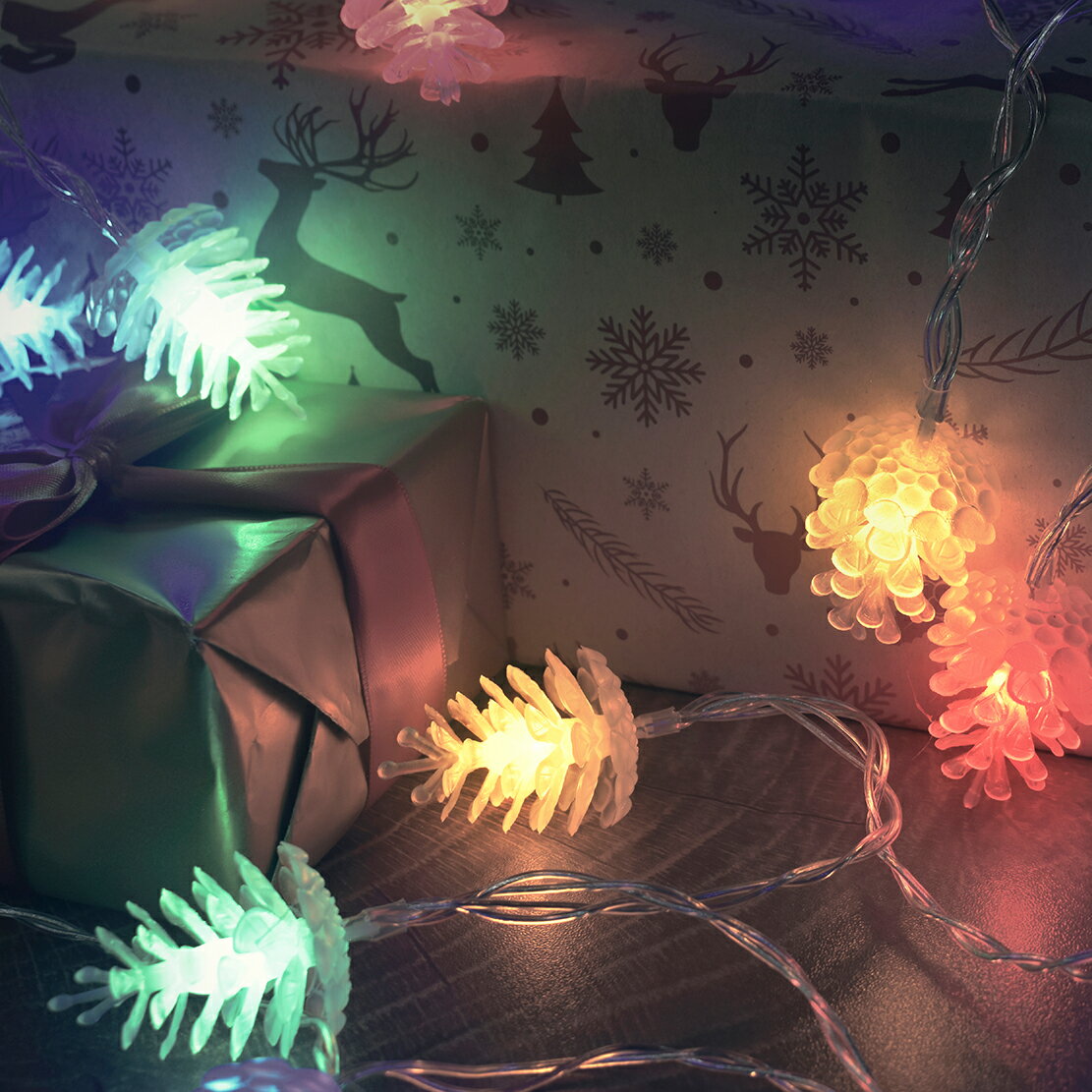 【Treewalker露遊】LED松果燈串-USB彩光 造型燈串 LED燈串 聖誕松果燈 氣氛燈 松果球燈 露營居家戶外