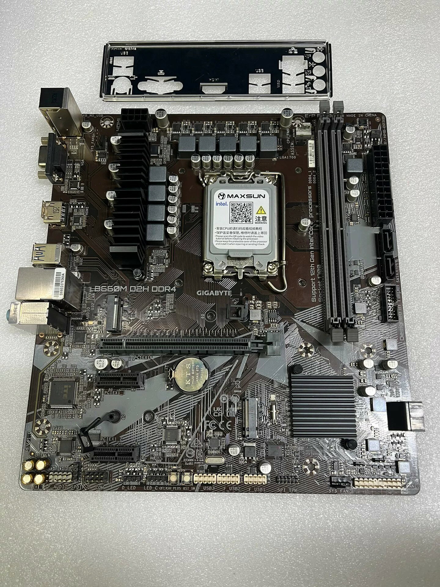 技嘉B660M D2H DDR4主機板 支援12代14代CPU 三片裝 功能正常無暗病 附擋板電池 測試保證 可退換貨