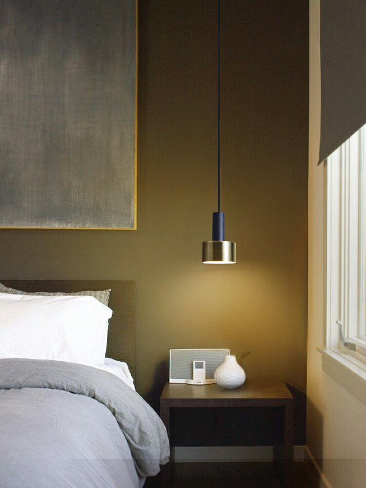 北歐床頭吊燈現代簡約ins網紅長線燈輕奢臥室床頭燈極簡小吊燈