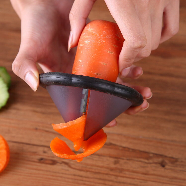 廚房果蔬卷花器家用旋轉式胡蘿卜刨片螺旋刨絲片創意黃瓜沙拉刀具1入
