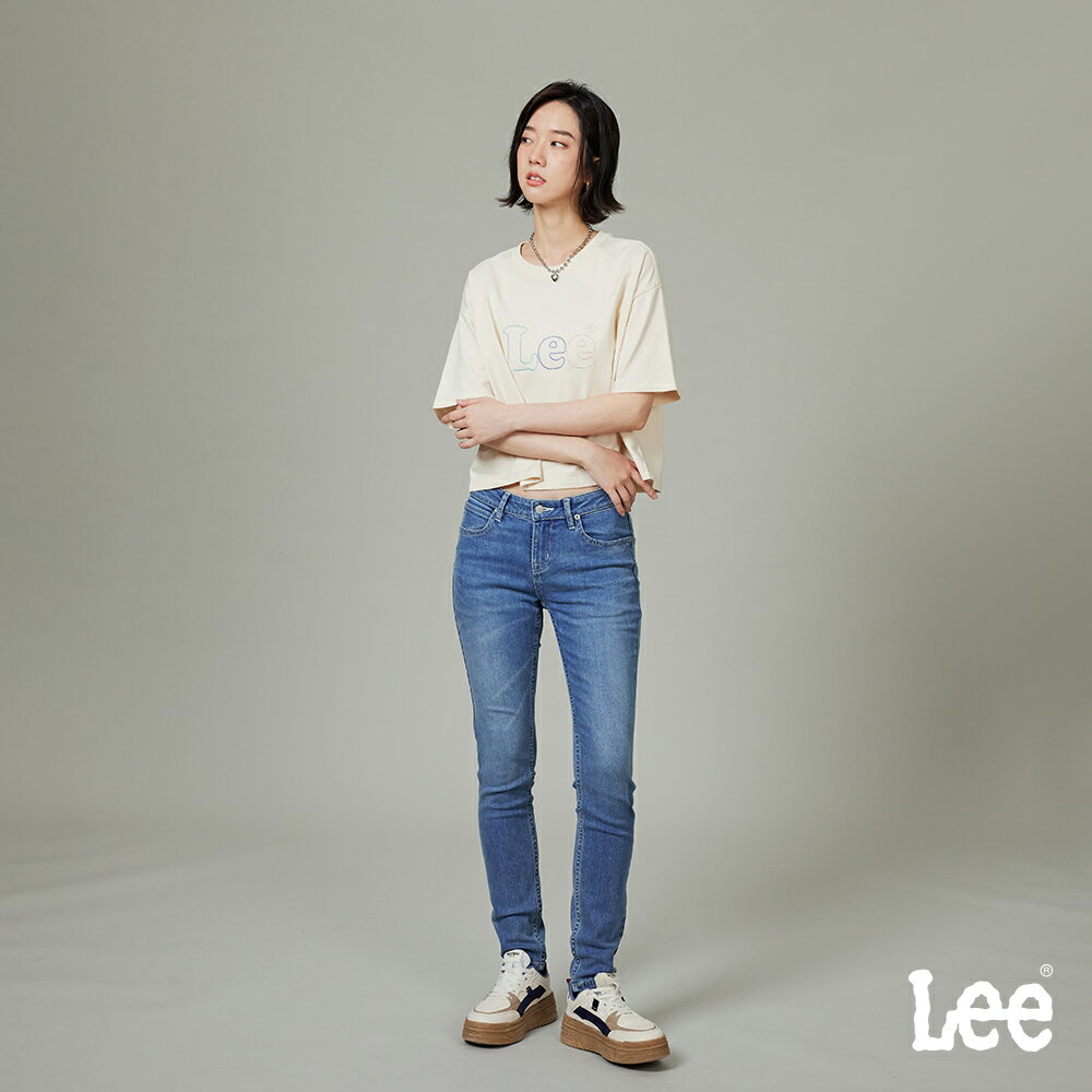 Lee 418 彈性中腰修身窄管牛仔褲 中藍洗水 LB417114869