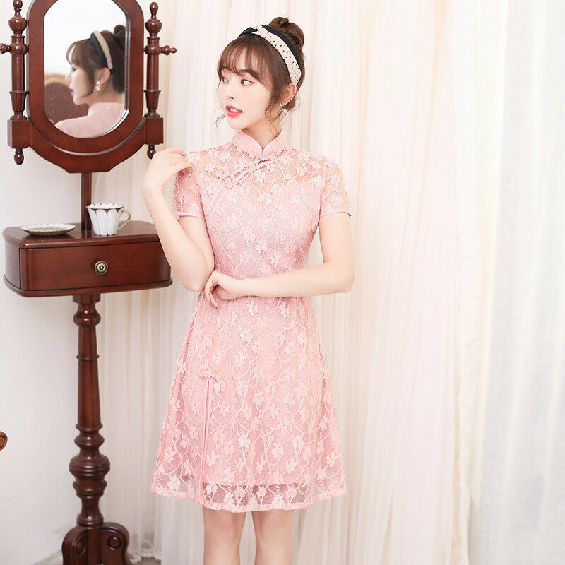 現貨快速出貨｜粉色花朵蕾絲鏤空奧黛旗袍年輕款清新少女感修身顯瘦氣質短款日常洋裝｜357｜水水女人國