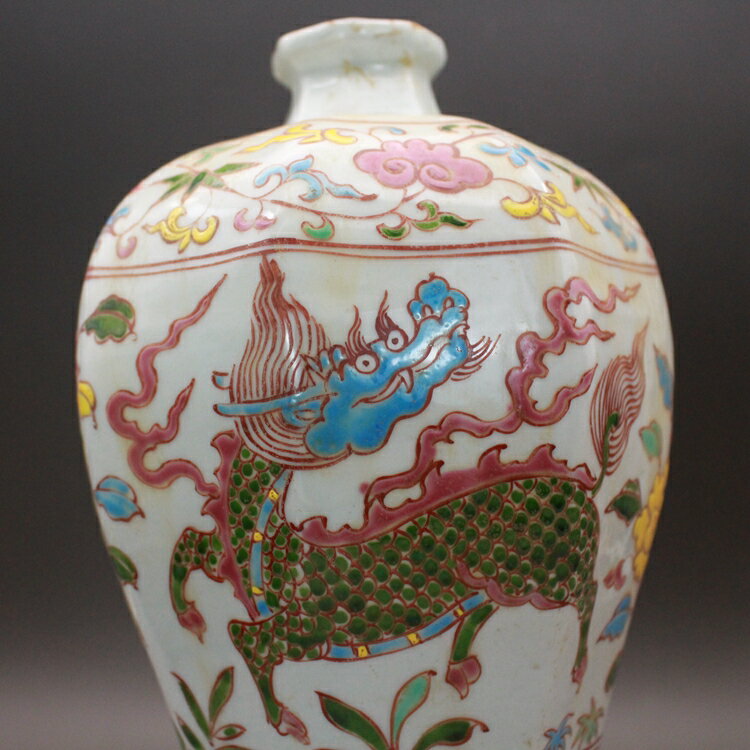 明嘉靖紅綠彩麒麟紋八方梅瓶花瓶古玩古董陶瓷器收藏品仿古瓷擺件