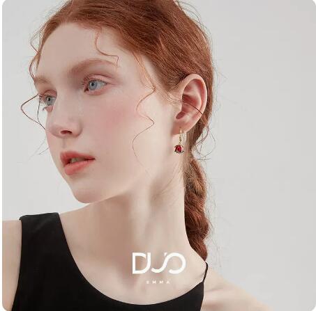 玫瑰花愛心耳環女小眾設計感高級耳釘2023年新款潮復古赫本風耳飾