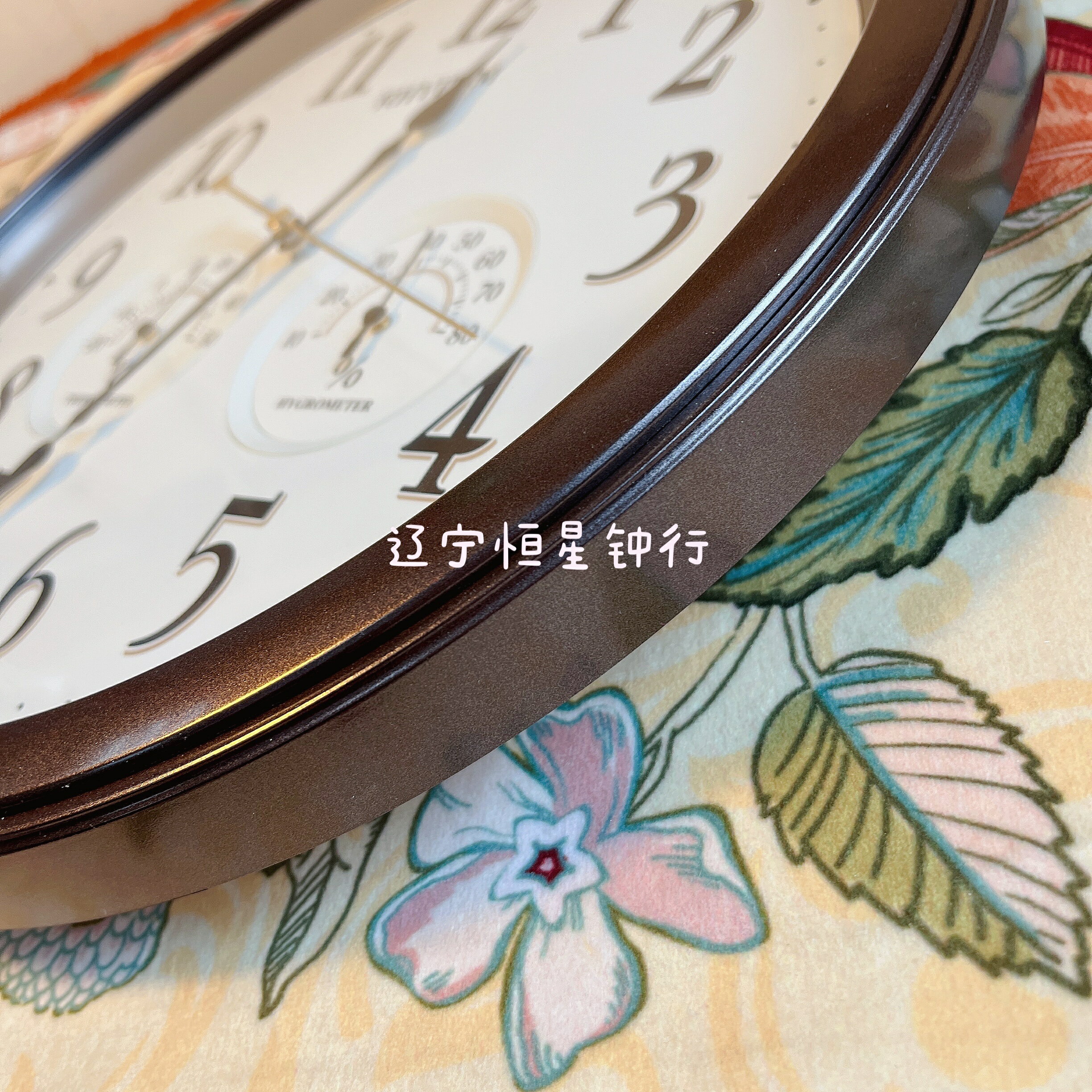 日本RHYTHM麗聲掛鐘客廳餐廳臥室嬰兒房靜音溫濕度樹脂圓形8MGA37