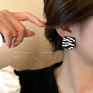 黑白條紋幾何方形耳釘女年新款潮簡約高級感耳環氣質百搭耳飾