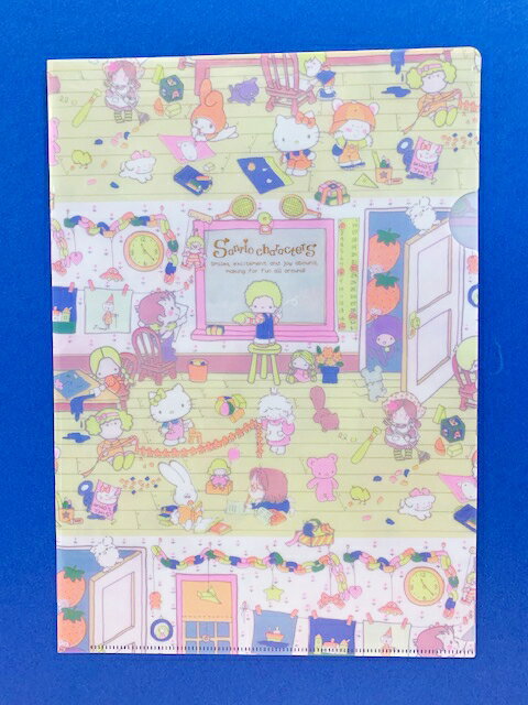 【震撼精品百貨】Hello Kitty 凱蒂貓 三麗鷗 KITTY 日本A4文件夾/資料夾-教室遊戲#50430 震撼日式精品百貨