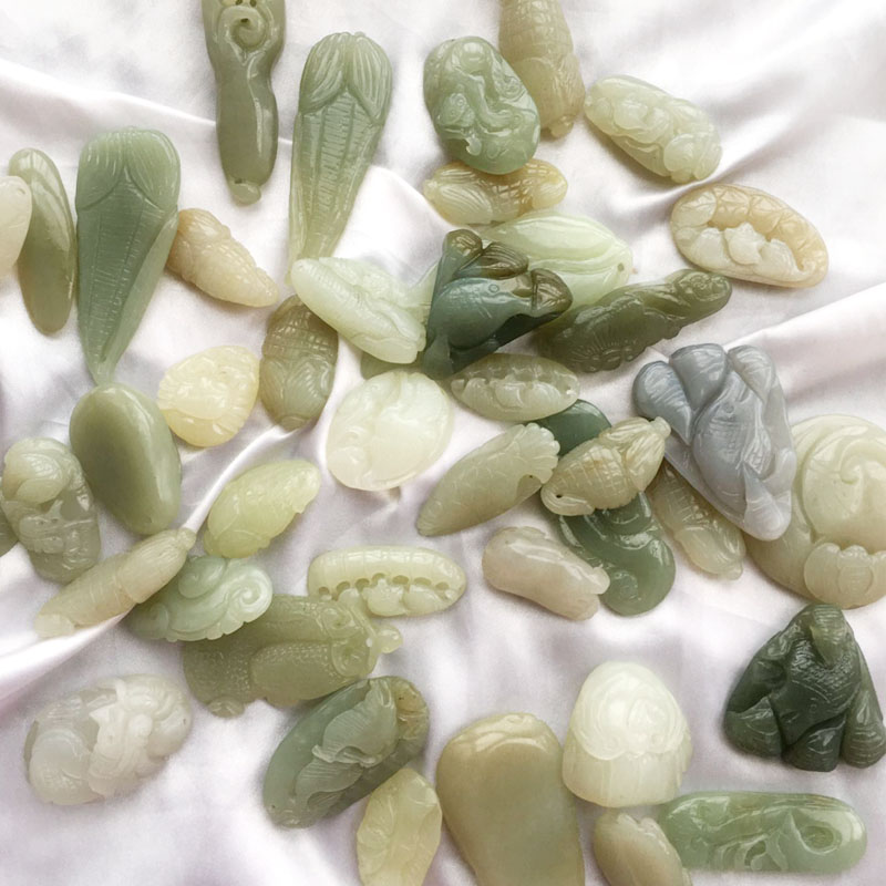 撿漏天然和田玉雕刻件吊墜男女款毛衣鏈項鏈晴水料 年年有餘如意