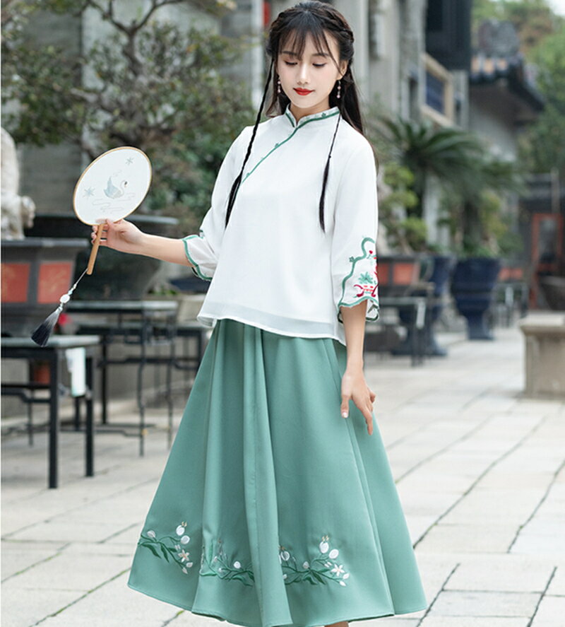 小清新民族風女裝春夏季中式復古改良漢服學生刺繡連衣裙兩件套裝1入