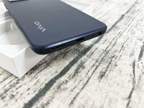 【二手機】vivo Y55 5G 6.58 吋 4+/128G| 空機+防摔殼+配件+保護貼+32G記憶 售後保固10天| APP下單4% 3