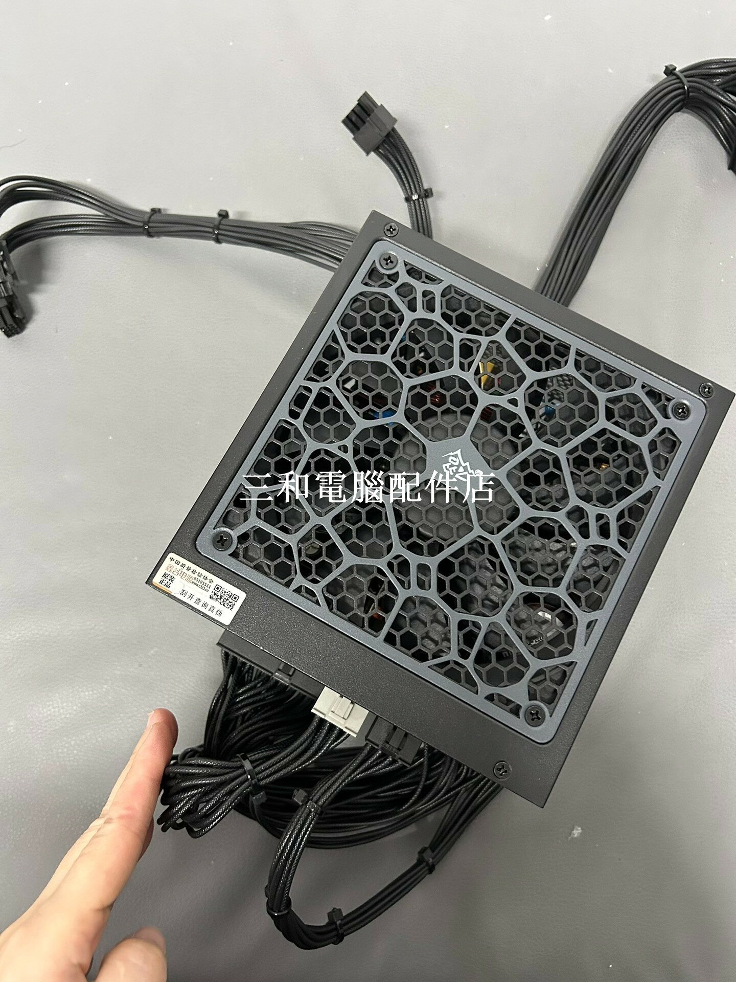 鑫谷 昆侖 1000W 全模組 80 PLUS 5 0 CPU 8 8P 顯示卡 供電 適合 DIY 臺式機 功率穩定 安全高效