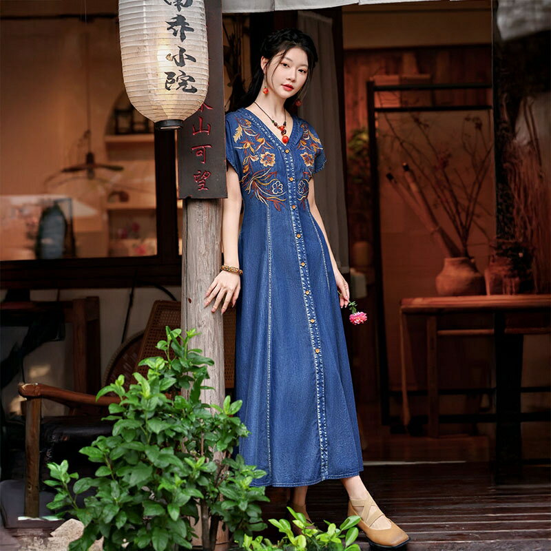 現貨+預購 新中式連身裙短袖洋裝牛仔長裙大尺碼A字裙休閒大碼女裝(收腰顯瘦刺繡女裙子74ku70)【獨家進口】【米蘭精品】
