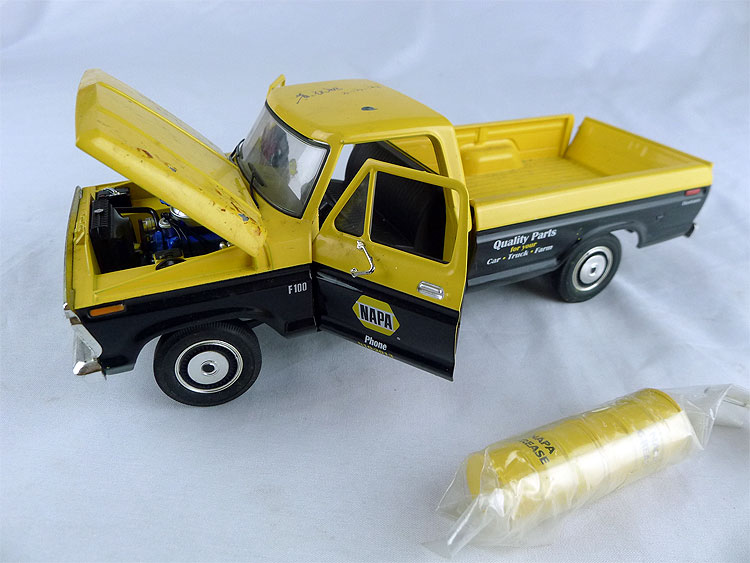 Ford Pickup NAPA福特經典皮卡麵包貨車模型收藏 First Gear 1:25