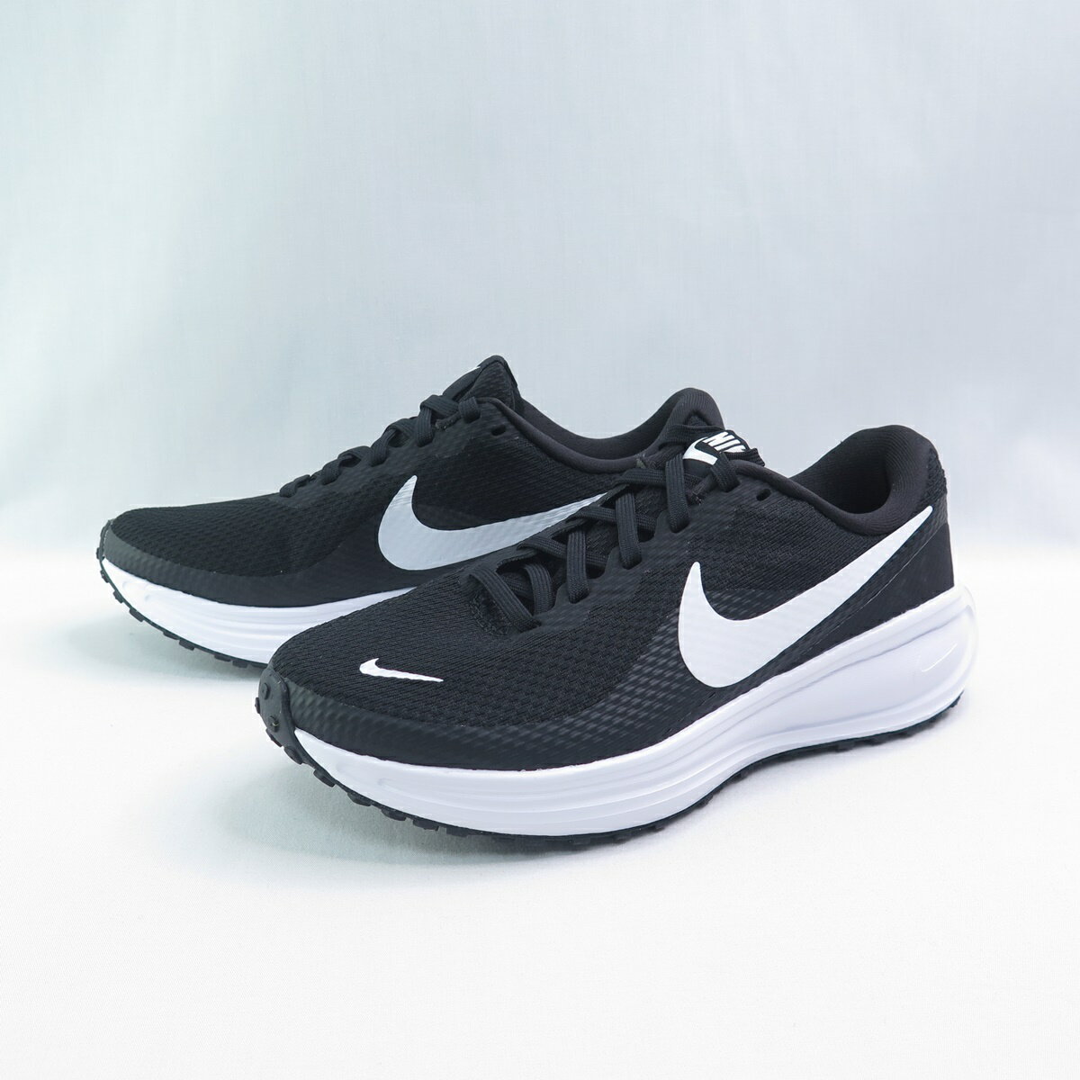 NIKE HJ8485001 女慢跑鞋 W Revolution 8 黑x白【iSport愛運動】