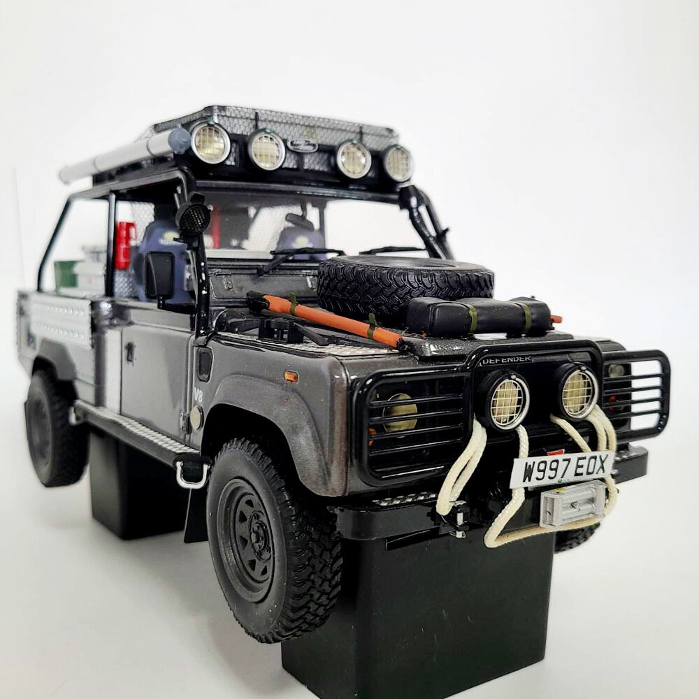 1/18 KYOSHO KSR08902TR Land Rover Defender Movie Edition 樹脂吉普車