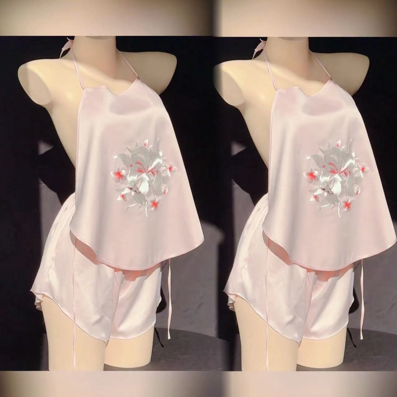 免運 保密出貨 情趣服飾 蘇繡刺繡夏季系帶肚兜睡衣新款絲綢冰絲繡花古風性感吊帶掛脖套裝 【本商品含有兒少不宜內容】