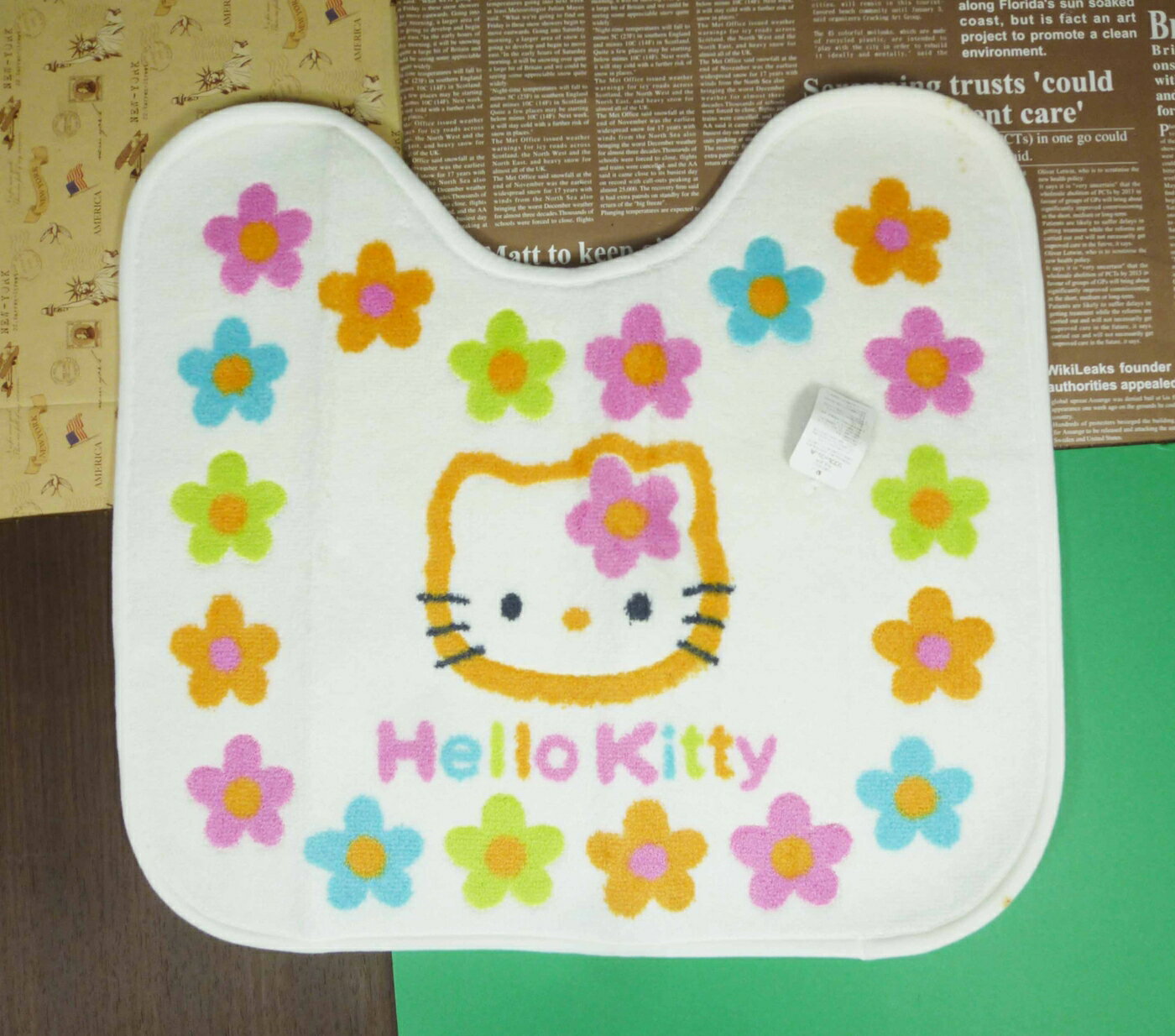 【震撼精品百貨】Hello Kitty 凱蒂貓 馬桶前踏墊 百花圖案 震撼日式精品百貨