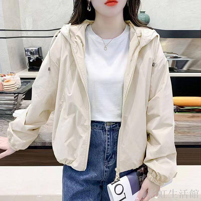 純色短款連帽沖鋒衣外套女春秋季新款簡約時尚寬松休閑夾克上衣潮時尚外套 防風外套 女生外套 秋冬外套