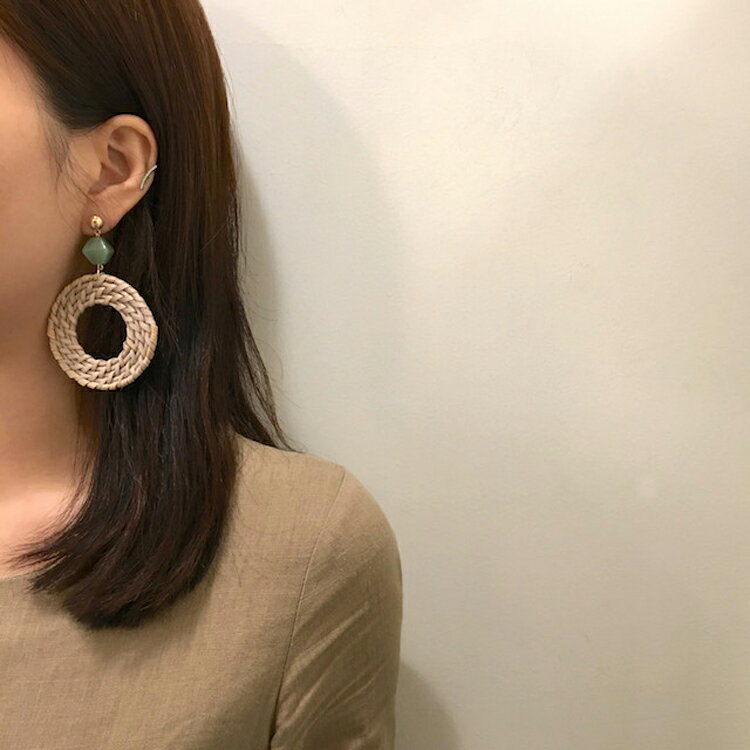 韓國CHIC風藤編造型復古可愛顯臉型夏日風優雅耳環1入