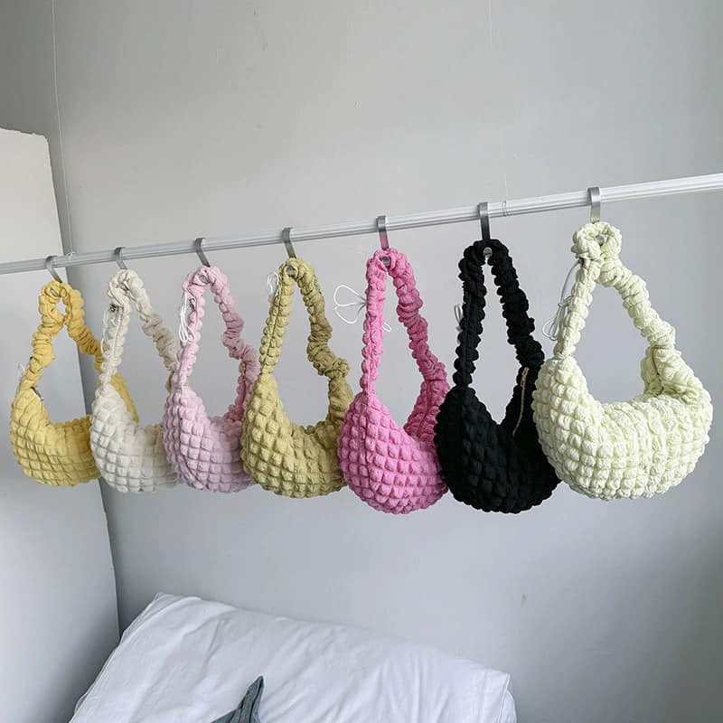 甜系少女必備泡芙雲朵斜背餃子包 299免運商品