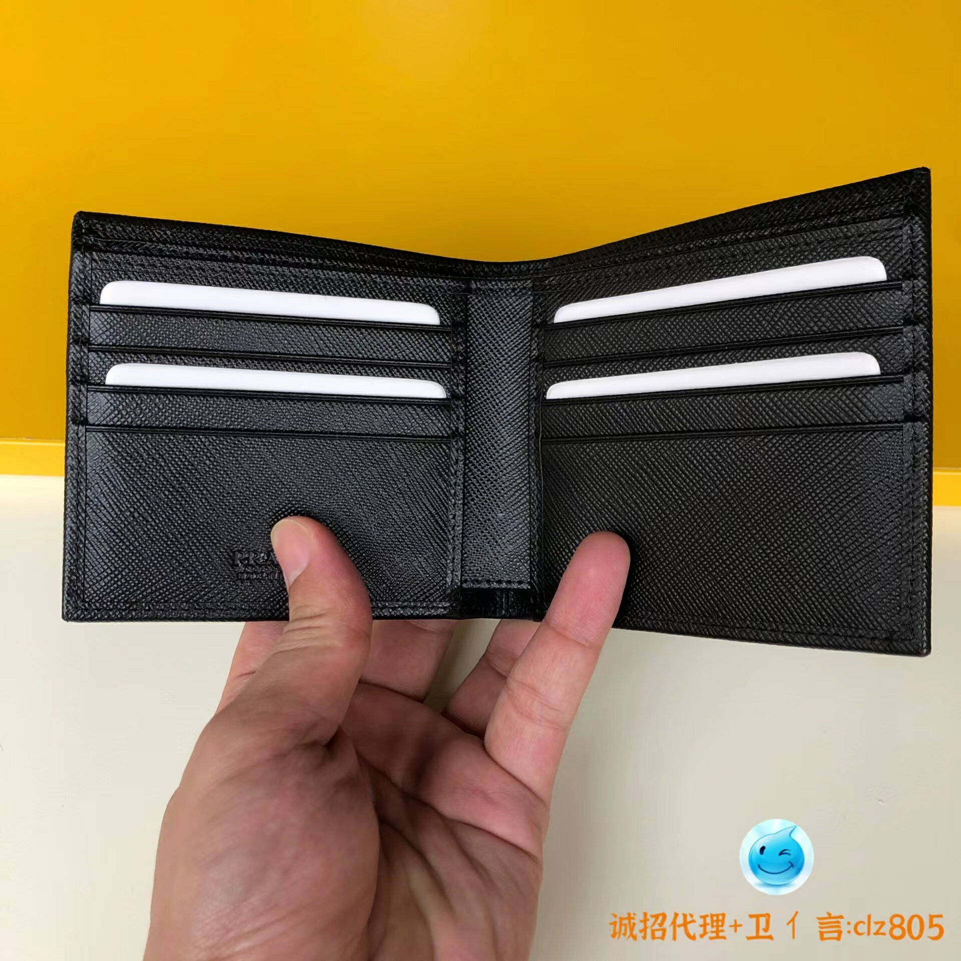 歐美一線品牌P字母倒三角金屬徽章男士十字紋短款錢包經典錢夾| 協貿國際日用品生活12館| 樂天市場Rakuten