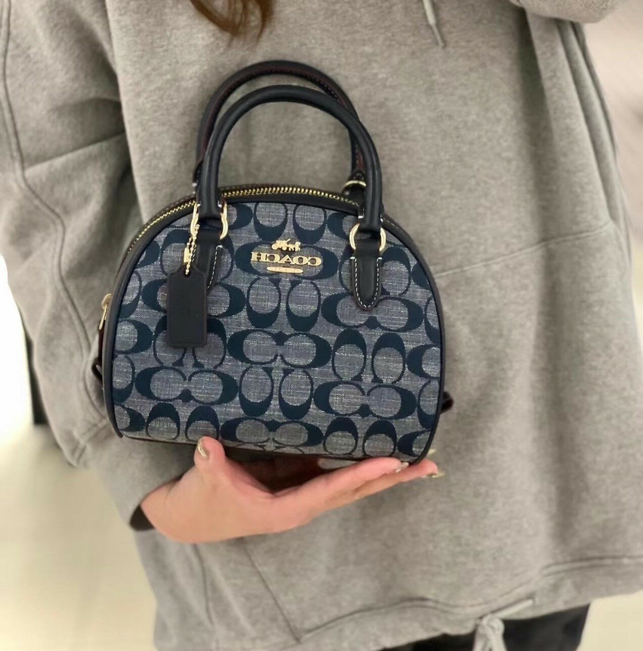 現貨在台,不用等~ COACH 香布蕾饅頭包-附斜背帶 3