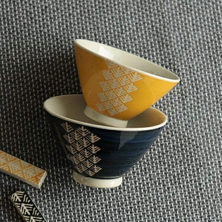 日本製Kogin松笠夫妻碗 《こぎん 松笠茶碗 飯碗 新婚喬遷 對碗 湯吞 賀禮 茶碗 新婚禮 日本碗 波佐見燒碗》