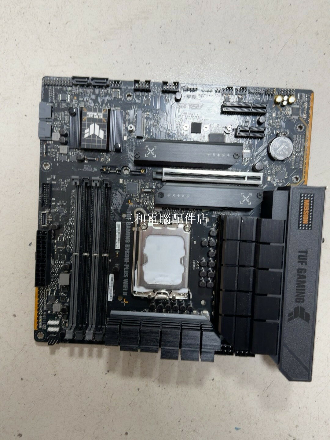 華碩TUF GAMING B760M-PLUS WIFI II 主機板 DDR5 幾乎全新 無暗病