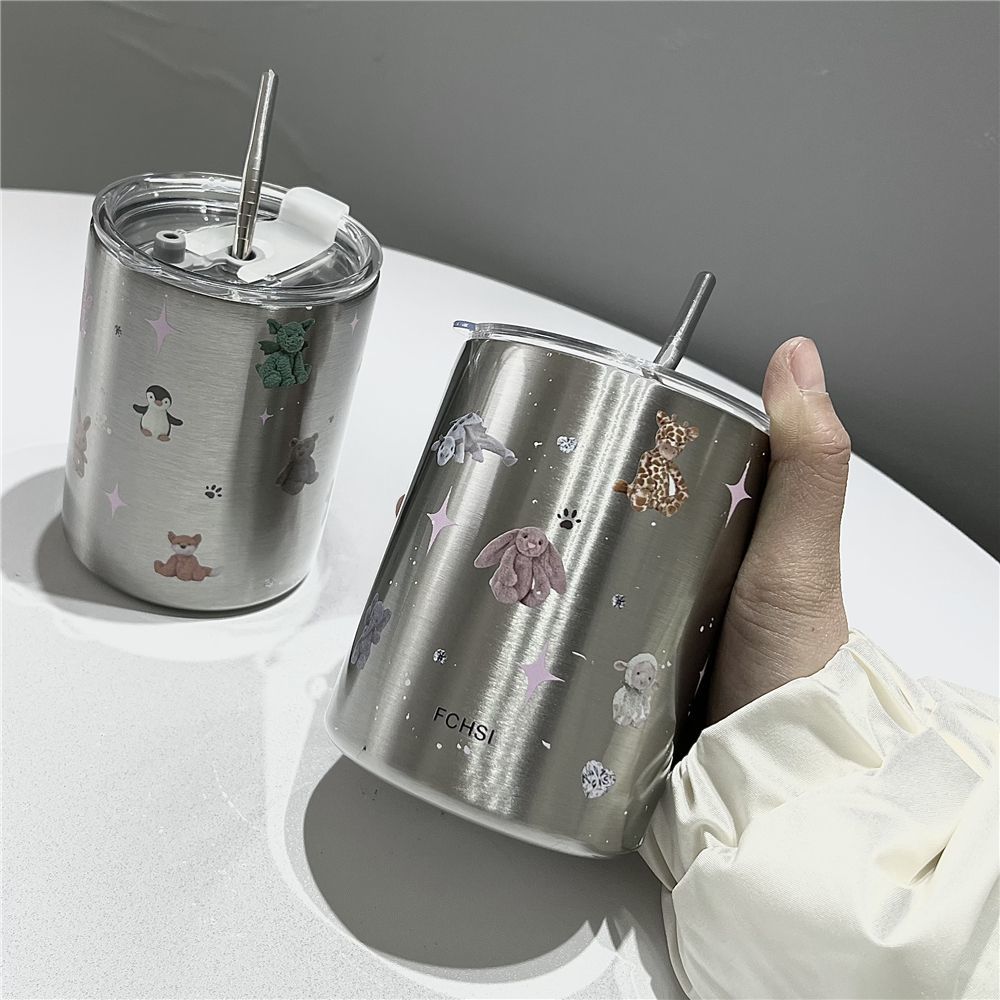 1135卡通玩偶咖啡杯304不銹鋼杯吸管式學生保溫杯便攜隨手杯【宜家良品百貨】