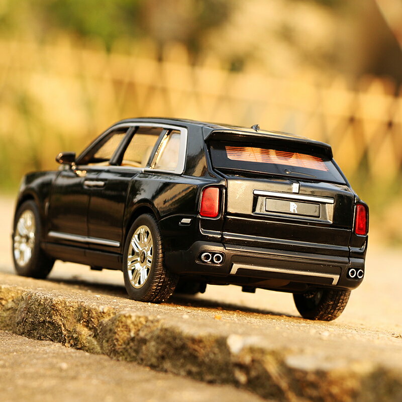 豪華SUV庫裡南1：24合金車模回力越野車玩具車模擬汽車模型