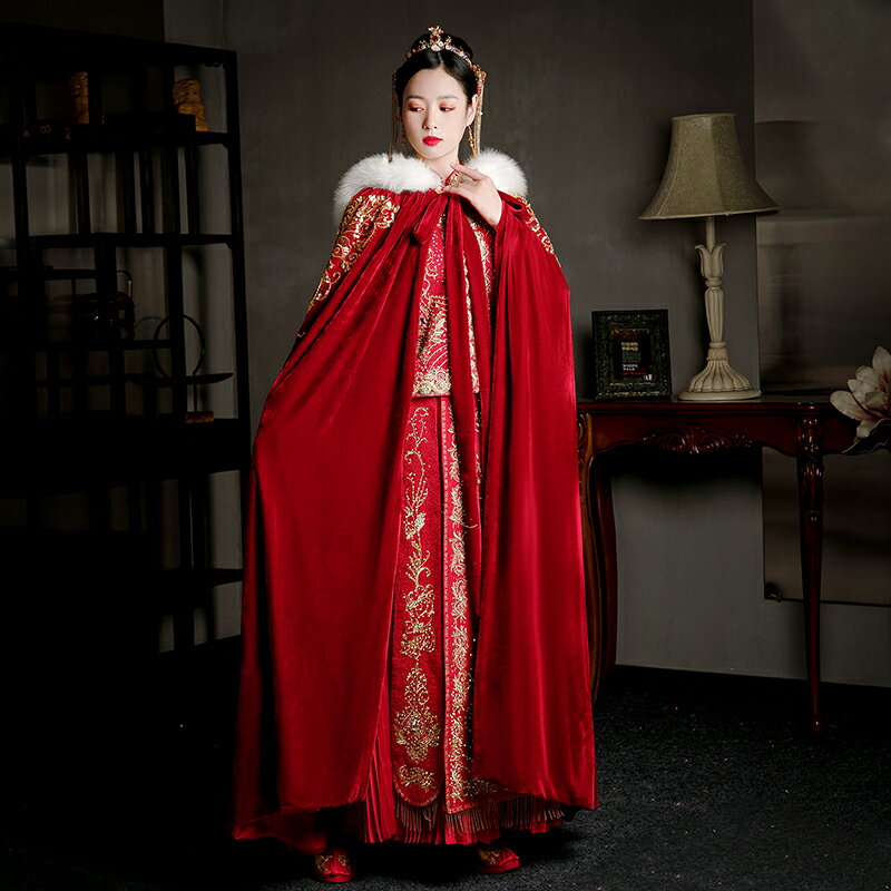 漢服外搭斗篷冬秀禾服披風新娘結婚披肩加絨加厚保暖外套長款連帽