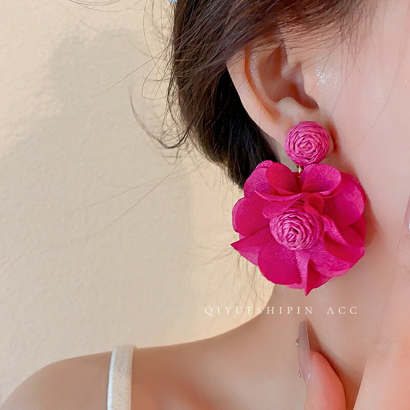 誇張花朵玫紅色耳環2024新款爆款輕奢高級感耳釘火龍果色耳飾女【淘夢屋】