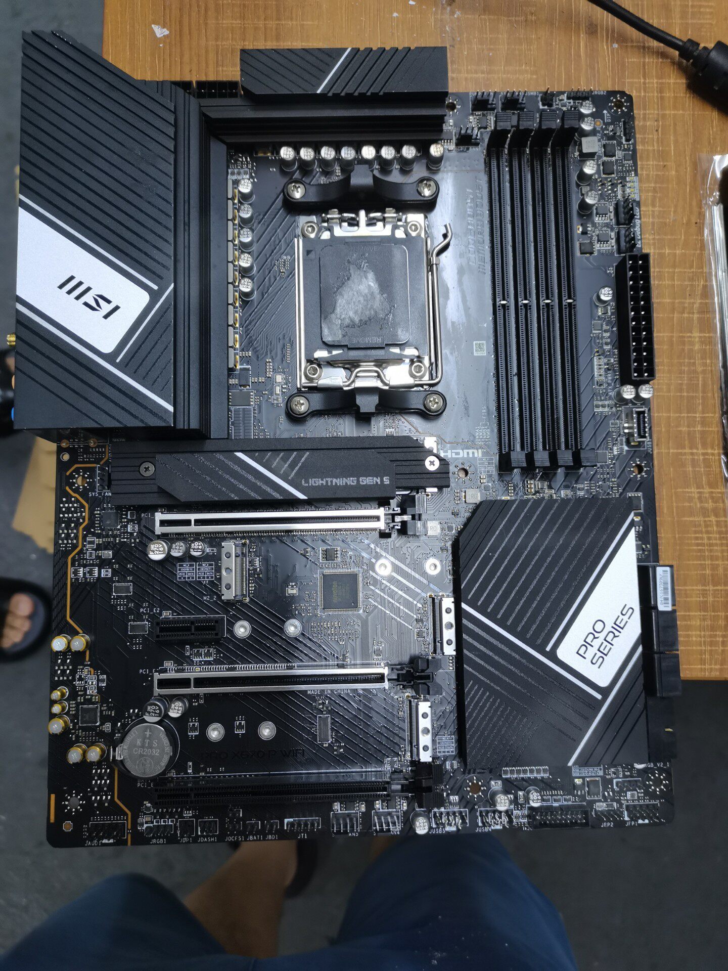 微星 PRO X670-P WIFI AM5 主機板 二手良品 測試全好 帶CPU扣具 無檔板 實物拍攝 店保一個月 穩定執行