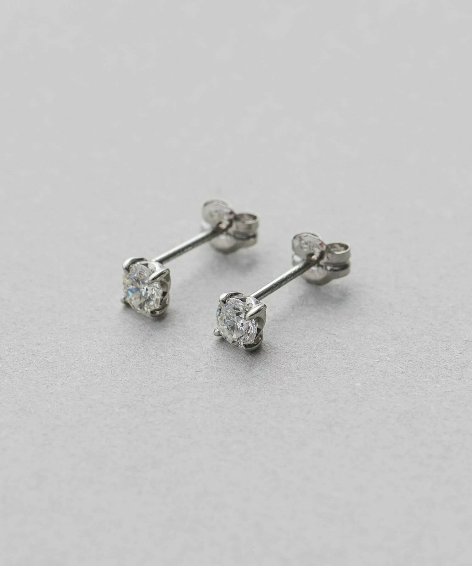 ete PT900 經典單鑽鑽石耳環-0.3ct | 耳環 送禮 情人節 [Rakuten Fashion]