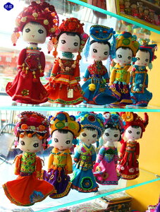 云南民族手工藝品木制卡通精品娃娃婚慶擺件旅游出國送禮女友禮物