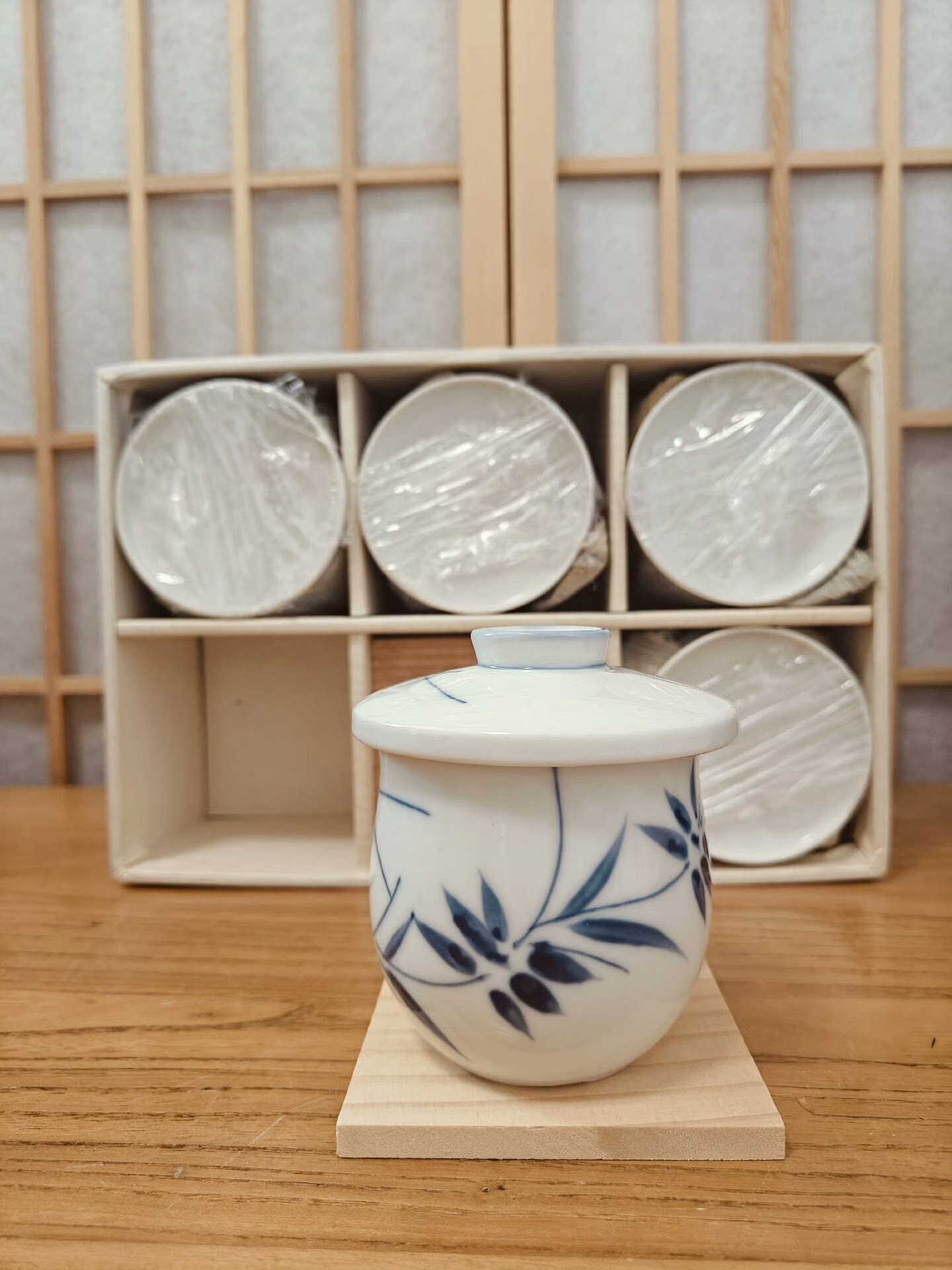 日本迴流瓷器，日系和風陶瓷，麗峰作青花手繪蓋杯，手繪的簡單花