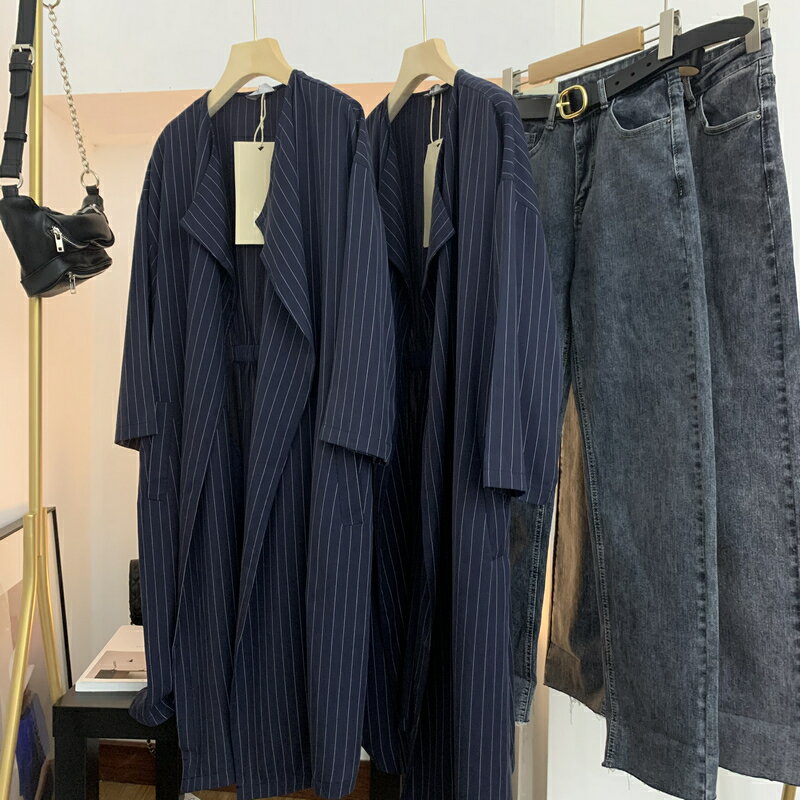 品質贊 條紋風衣女中長款V-39秋冬新款高階氣質寬松休閑長袖外套