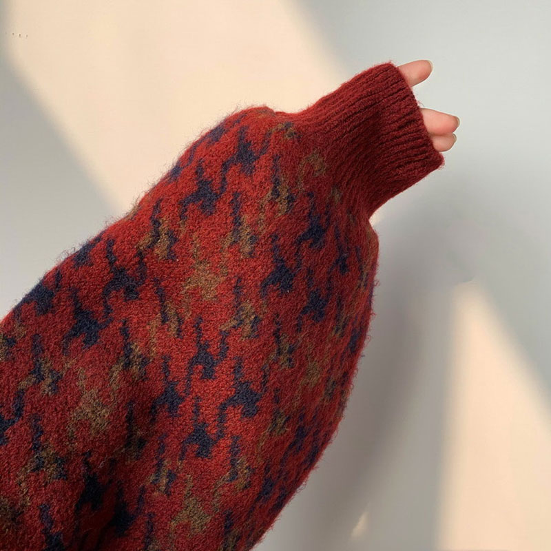 ANNAS 文青風復古千鳥格酒紅毛衣 拜年服 過年穿搭 新年穿搭 紅色毛衣 紅色上衣 酒紅色上衣 過年喜氣龍年穿搭 寬鬆慵懶保暖 8