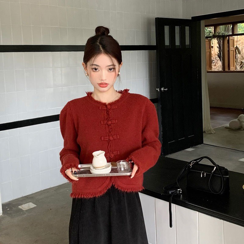 ANNAS 過年戰袍 中國風紅色上衣 紅色旗袍上衣 紅色毛衣 新年 大紅色 喜氣 過年穿搭 龍年毛衣外套 盤扣流蘇 1