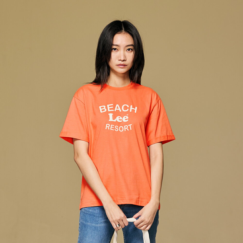 Lee 女款 寬鬆版 夏日沙灘文字印花 短袖T恤 | Modern
