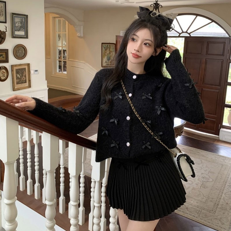 ANNAS 滿版蝴蝶結毛衣外套 小香風金屬釦外套 蝴蝶結毛衣 蝴蝶結紅色毛衣 粉色蝴蝶結毛衣 過年紅色穿搭 3