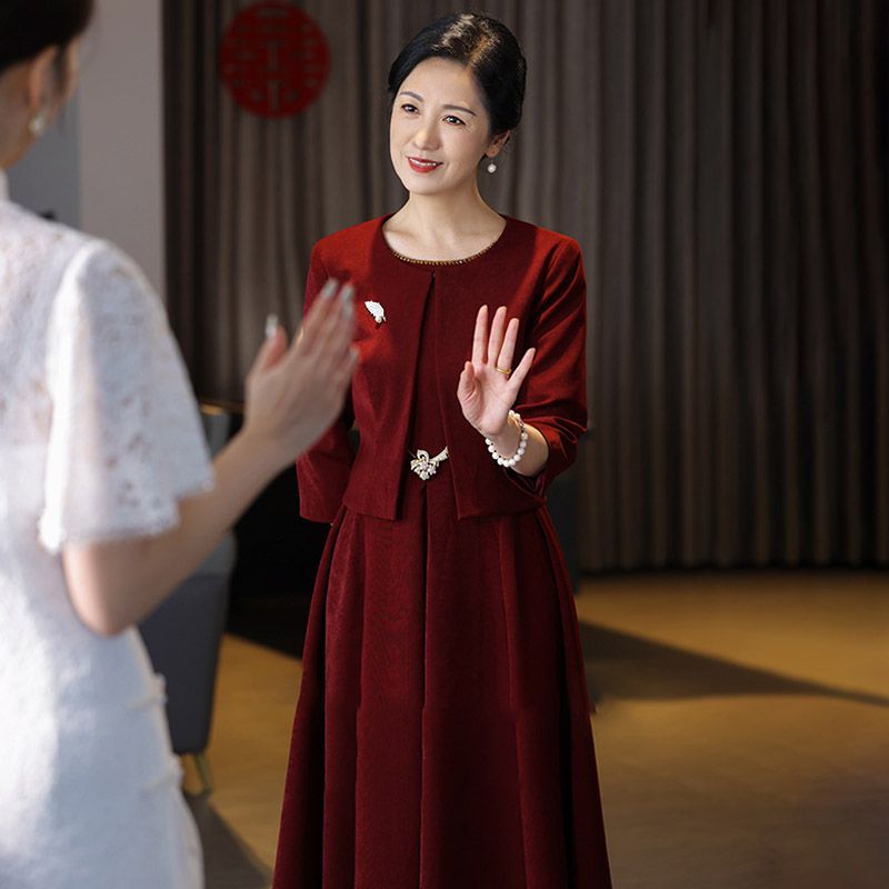 媽媽婚宴禮服2024秋冬新款婚禮喜婆婆結婚裝喜服年輕旗袍高階套裝-享樂