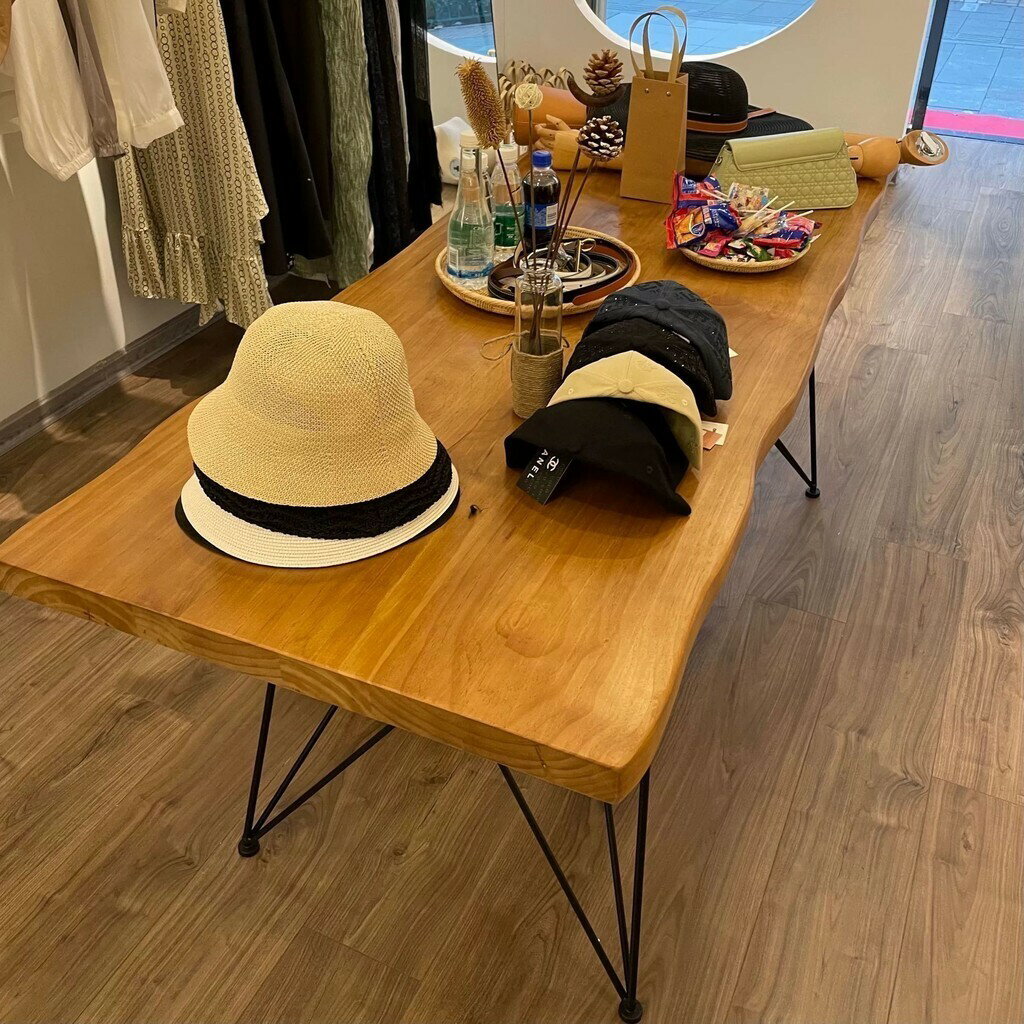 北歐服裝店桌子中間擺放中島實木展示桌簡約長方形流水臺展示鞋架