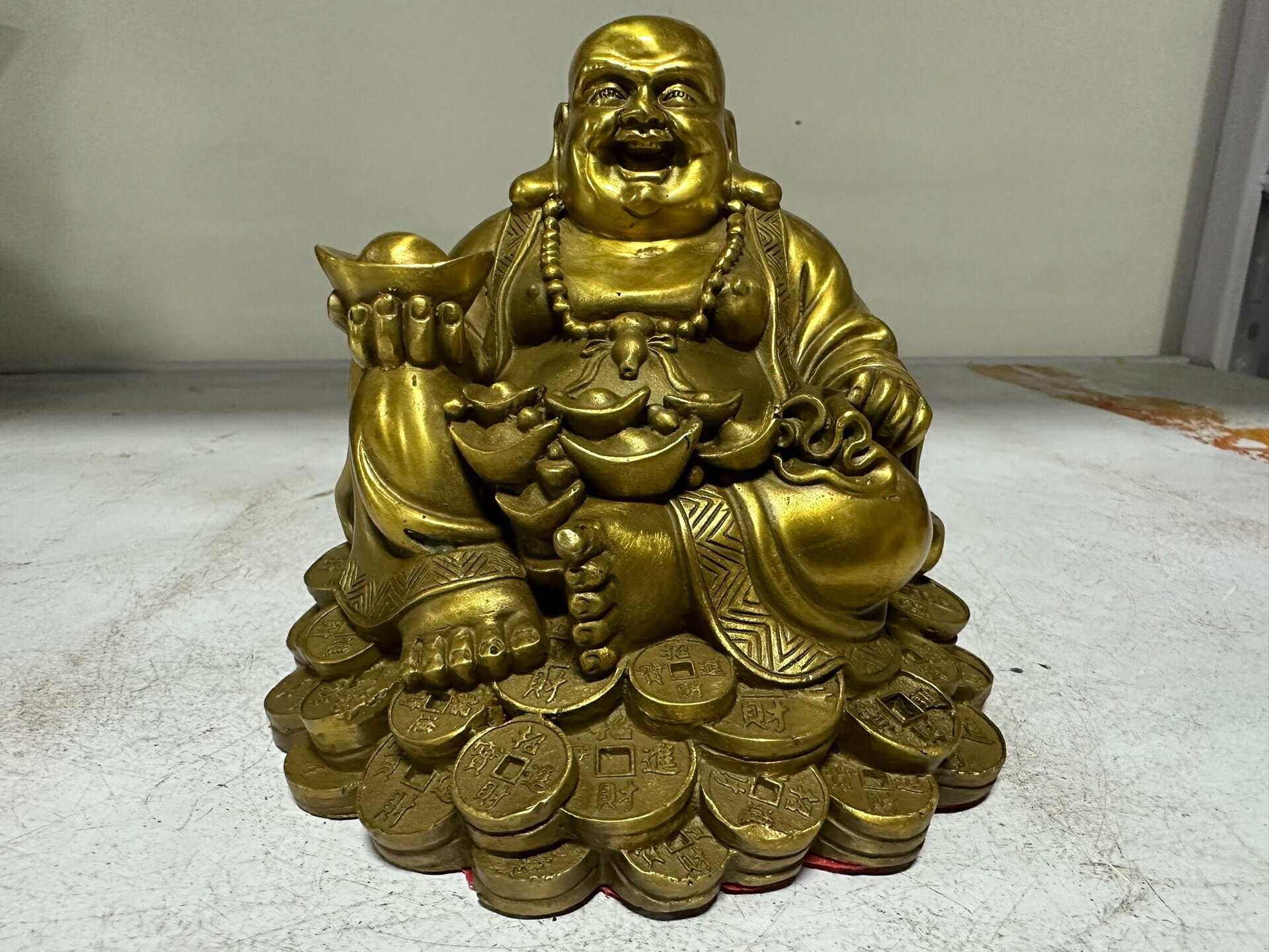 祥獅黃銅坐金錢佛，高12，底座13，重1.15公斤