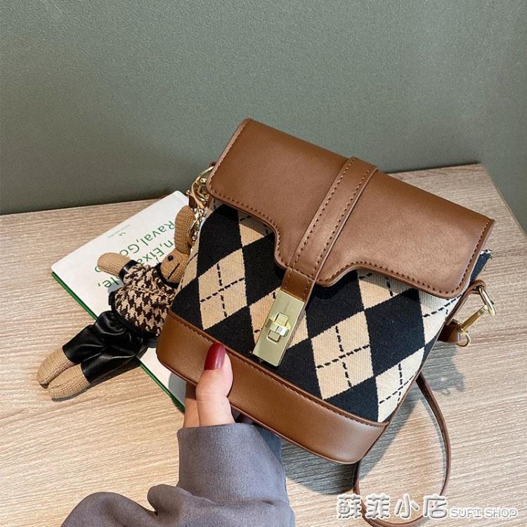 側背包 高級感百搭小眾斜挎包包女秋冬新款棋盤格復古爆款水桶包小包 全館免運