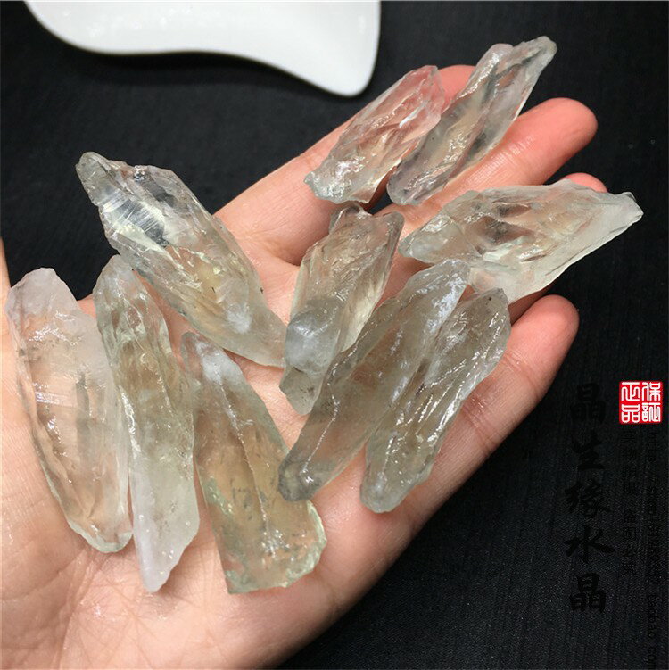 天然綠水晶長條碎石能量礦石隨機100克